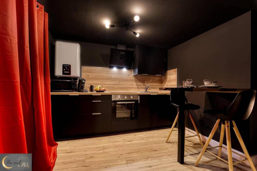 La Chambre Noire Au Coeur De Metz Exterior foto
